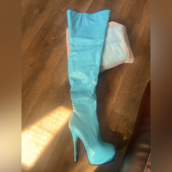 🩵Thigh high stiletto heel boots HOTTTT♨️🩵 - Picture 3 of 4